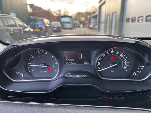Peugeot 208 1.2 Blue Lion Airco Cruise Navi Nw Distributie