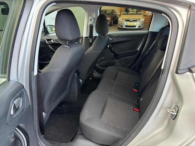 Peugeot 208 1.2 Blue Lion Airco Cruise Navi Nw Distributie