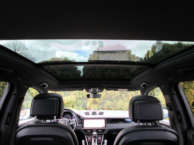 Porsche Cayenne 3.0 E-Hybrid  Origineel NL  Garantie  Chrono 