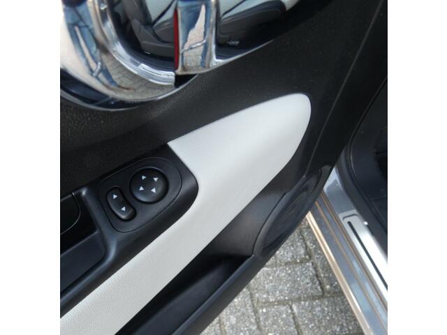 Fiat 500c 1.0 HYBRID DOLCEVITA,Navi,Clima,PDC,Leer,Carplay