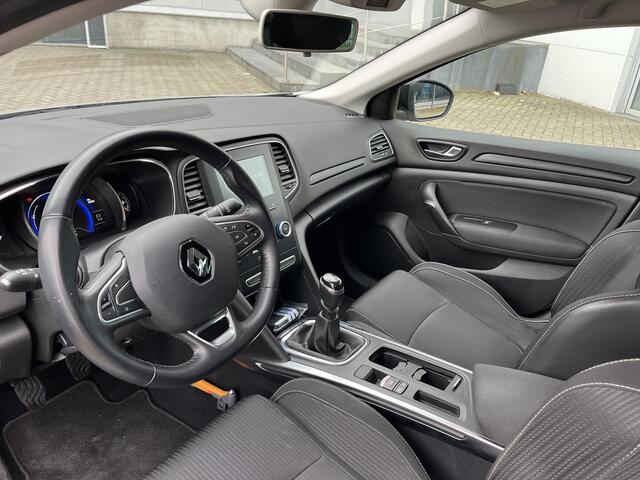 Renault Megane TCe 130 Limited DEALER ONDERHOUDEN | NAVI | PDC | CRUISE | 17'' VELGEN