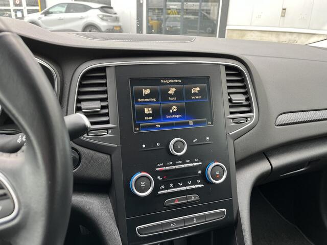 Renault Megane TCe 130 Limited DEALER ONDERHOUDEN | NAVI | PDC | CRUISE | 17'' VELGEN