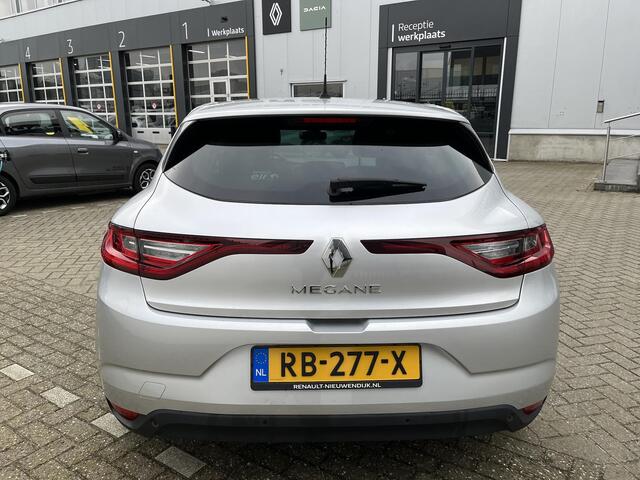 Renault Megane TCe 130 Limited DEALER ONDERHOUDEN | NAVI | PDC | CRUISE | 17'' VELGEN