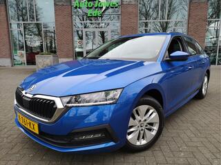 SKODA OCTAVIA Combi 1.0 TSI Business Edition Trekhaak - Getinte ruiten  - Dealeronderhouden - NL auto