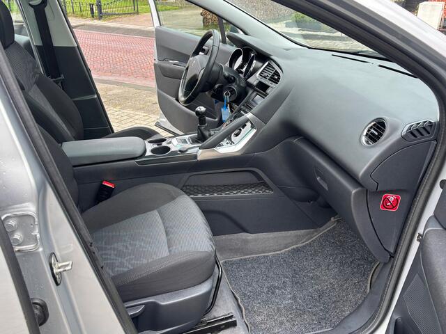 Peugeot 3008 1.6 VTi ST | pano | cruise | clima | trekhaak |