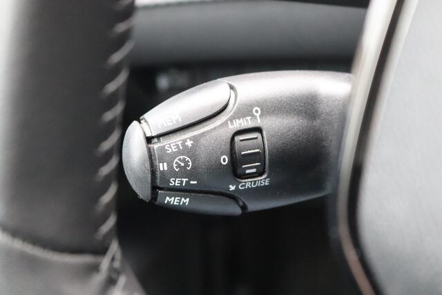 Peugeot 208 1.2 PureT. 100PK Allure Carplay-android/Parkeerhulp/Cruise-control