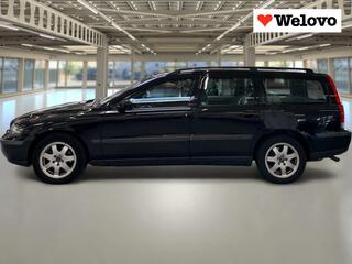 Volvo V70 2.4 Comfort Line e koppeling, trekhaak, verwarmde stoelen...