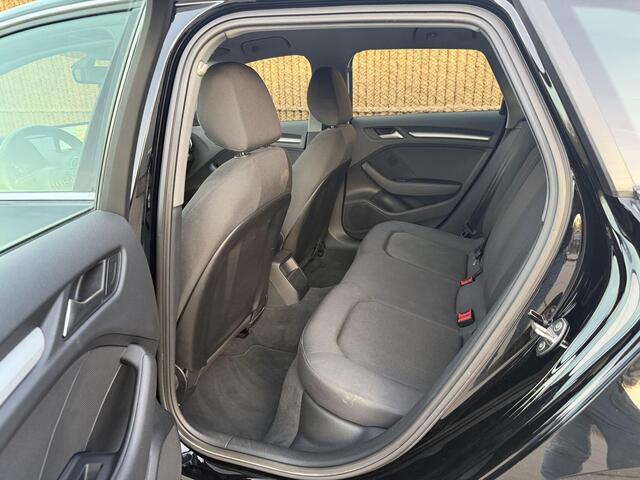 Audi A3 SPORTBACK 30 TFSI Pro Line Navigatiesysteem | Xenon | Airconditioning | Cruise control | Bluetooth telefoonverbinding | Parkeersensoren achter