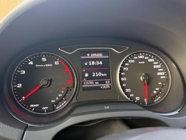 Audi A3 SPORTBACK 30 TFSI Pro Line Navigatiesysteem | Xenon | Airconditioning | Cruise control | Bluetooth telefoonverbinding | Parkeersensoren achter