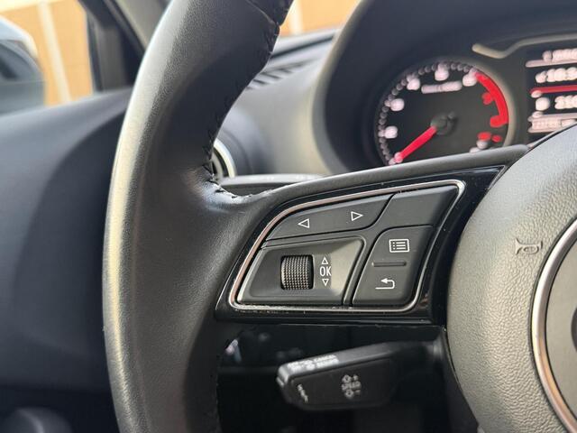Audi A3 SPORTBACK 30 TFSI Pro Line Navigatiesysteem | Xenon | Airconditioning | Cruise control | Bluetooth telefoonverbinding | Parkeersensoren achter