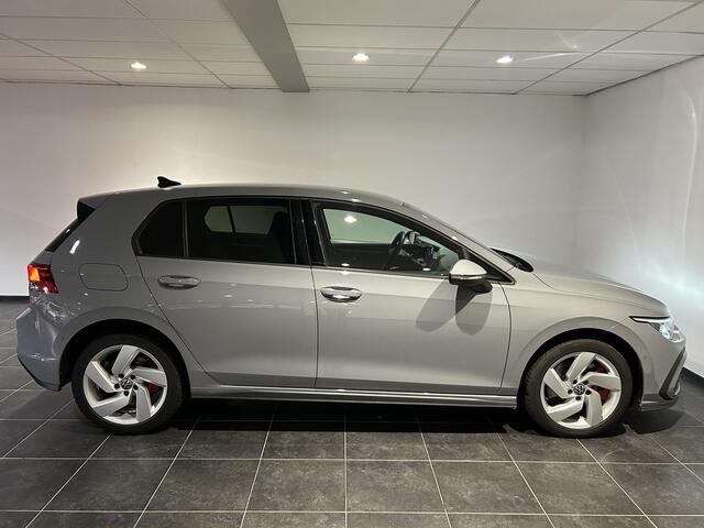 Volkswagen Golf 1.4 eHybrid GTE | Navigatie | Stoelverwarming | Parkeer assistent |