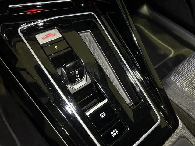 Volkswagen Golf 1.4 eHybrid GTE | Navigatie | Stoelverwarming | Parkeer assistent |