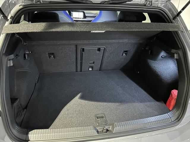 Volkswagen Golf 1.4 eHybrid GTE | Navigatie | Stoelverwarming | Parkeer assistent |