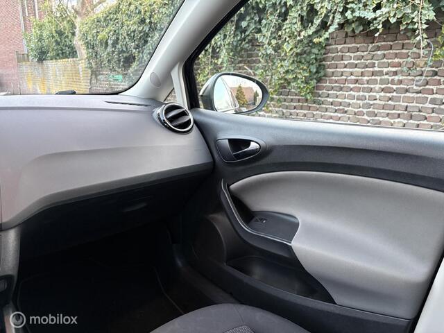 Seat Ibiza 1.0 TSI Style Navigatie /Cruise control / Nw. APK