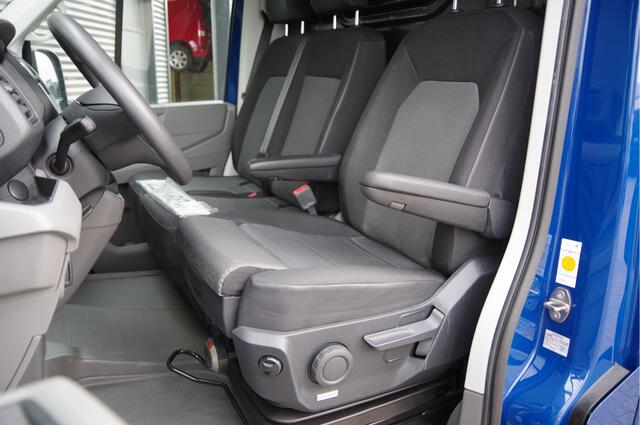 Volkswagen Crafter 35 2.0 TDI L3H2L2H1 3-ZITS, 140PK AUT. STANDKACHEL, GEV. ERGO COMFORT STOEL, CRUISE, NAVI, AIRCO