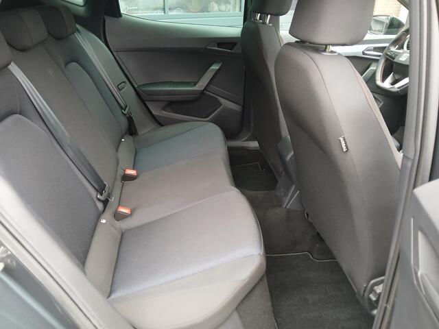 Seat Ibiza 1.0 TSI 110pk FR Plus Connect + Panoramadak + 18 inch + Camera etc. etc.