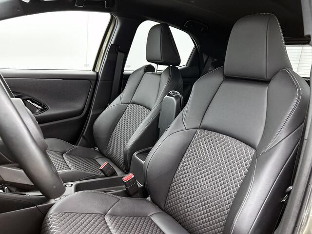 Toyota Yaris 1.5 Hybrid 130 Executive | Parkeersensoren | Climate control | Winterpakket | Dealeronderhouden |