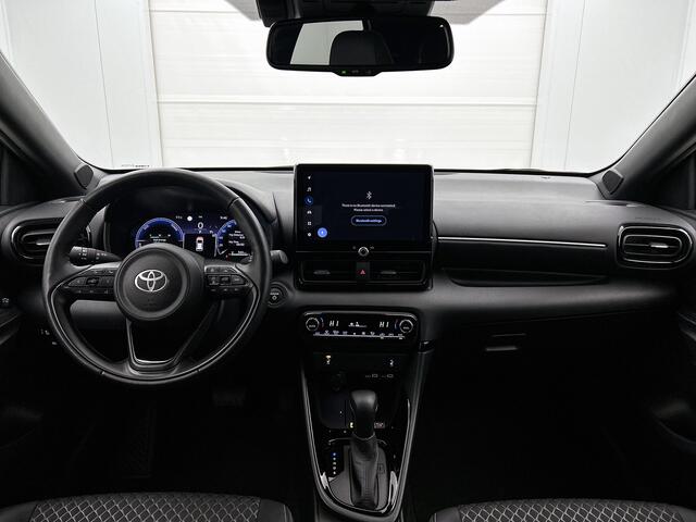 Toyota Yaris 1.5 Hybrid 130 Executive | Parkeersensoren | Climate control | Winterpakket | Dealeronderhouden |