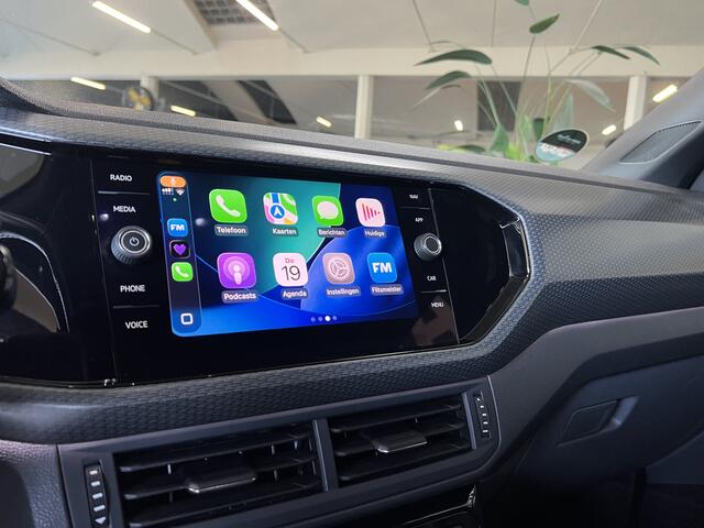 Volkswagen T-Cross 1.0 TSI 115pk R-Line | Carplay | 18 | Camara | Stoelverwarming | LED | Digitaal Display |