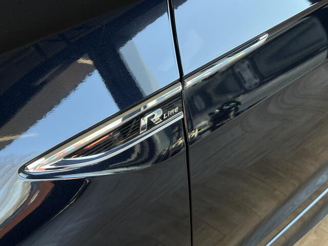 Volkswagen T-Cross 1.0 TSI 115pk R-Line | Carplay | 18 | Camara | Stoelverwarming | LED | Digitaal Display |