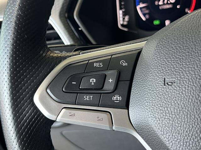 Volkswagen T-Cross 1.0 TSI 115pk R-Line | Carplay | 18 | Camara | Stoelverwarming | LED | Digitaal Display |