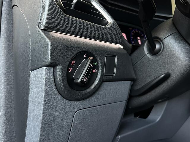 Volkswagen T-Cross 1.0 TSI 115pk R-Line | Carplay | 18 | Camara | Stoelverwarming | LED | Digitaal Display |