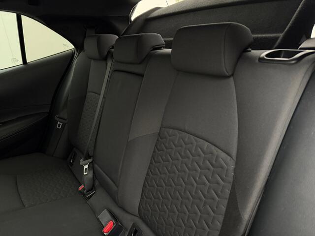 Toyota Corolla 1.8 Hybrid Active | Automaat | Adaptive cruise | Stuur & stoelverwarming | Head-up display | Camera | CarPlay