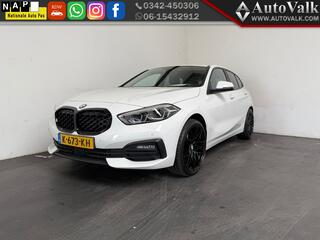 BMW 1-SERIE 118i Executive Edition, Trekhaak!