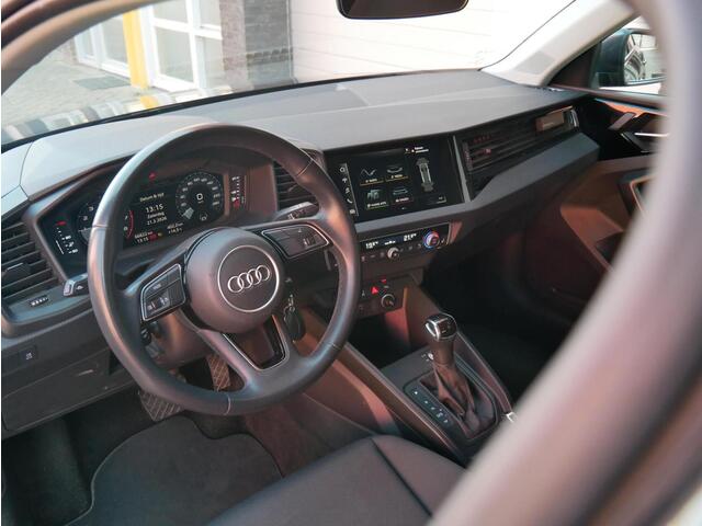 Audi A1 Sportback S line 18'|Stoelverwarming| ACC| Carplay| Virtual