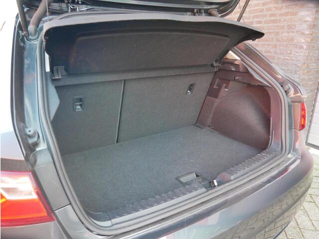 Audi A1 Sportback S line 18'|Stoelverwarming| ACC| Carplay| Virtual
