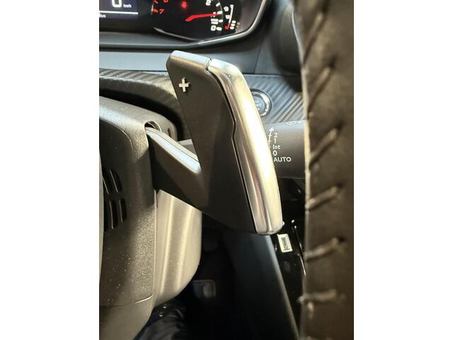 Peugeot 2008 1.2 PureTech Allure Automaat 