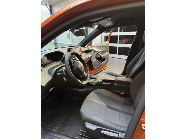 Peugeot 2008 1.2 PureTech Allure Automaat 