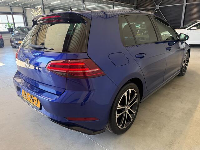 Volkswagen Golf 1.0 TSI Highline Business 3x R line