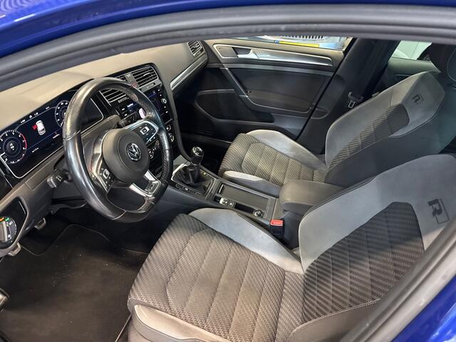 Volkswagen Golf 1.0 TSI Highline Business 3x R line