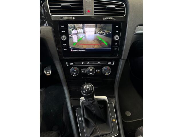 Volkswagen Golf 1.0 TSI Highline Business 3x R line