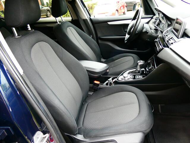 BMW 2-Serie Active Tourer 220i Exe Automaat 192pk Clima Cruise Navi PDC