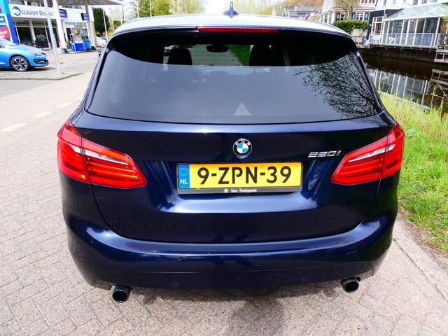 BMW 2-Serie Active Tourer 220i Exe Automaat 192pk Clima Cruise Navi PDC