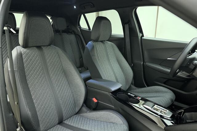 Peugeot E-2008 EV Allure Avantage 54 kWh 100% Elektrisch | Navigatie | Adaptive Cruise control | Camera voor en achter | Climate control | Keyless | Lichtmeta