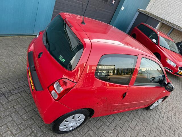 Renault Twingo 1.2-16V Authentique Airco Stuurbekr Nap In zeer nette staat incl nw Apk 24-07-2027