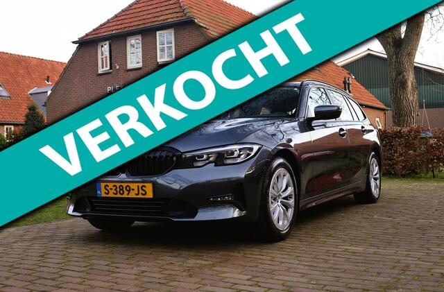 BMW 3-Serie Touring 318i High Executive Aut. | Zomer + Winterset | Full Led | Apple Car Play | Keurige staat | Dealeronderhouden |