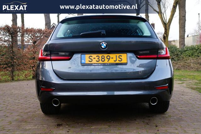 BMW 3-Serie Touring 318i High Executive Aut. | Zomer + Winterset | Full Led | Apple Car Play | Keurige staat | Dealeronderhouden |