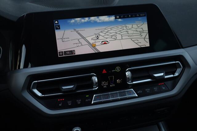 BMW 3-Serie Touring 318i High Executive Aut. | Zomer + Winterset | Full Led | Apple Car Play | Keurige staat | Dealeronderhouden |