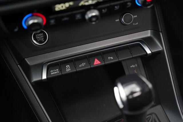 Audi Q3 45 TFSI E S EDITION/MATRIX/LEDER/PANO/SFEER/TREKHAAK