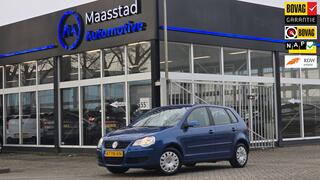 VOLKSWAGEN POLO 1.4-16V Optive lage Kms Airco Cruise Trekhaak