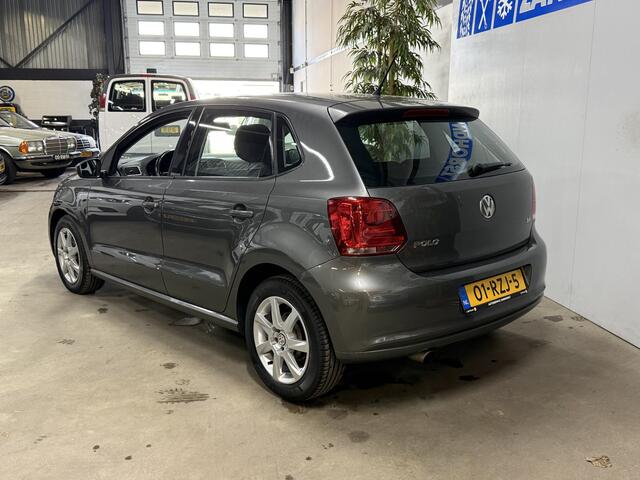 Volkswagen Polo 1.4-16V Comfortline // Autom. // Cruise // Airco // LM velgen 