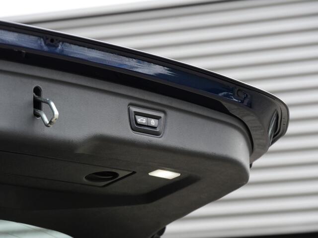 BMW 3-Serie TOURING 330e xDRIVE HIGH EXECUTIVE/ M-SPORT/ PANORAMADAK/ COPILOT PACK/ H&K AUDIO/ TREKHAAK