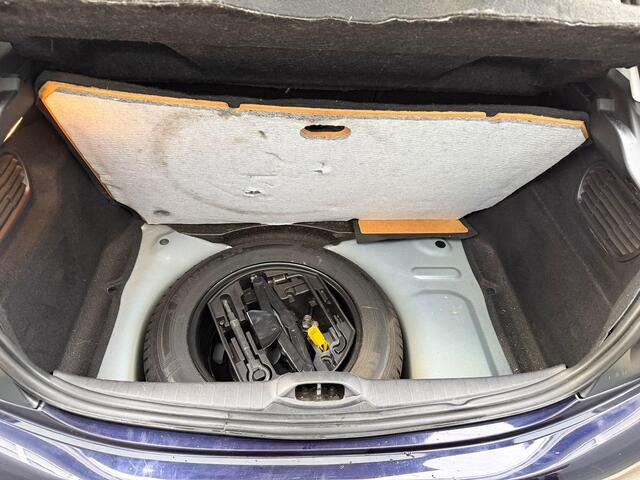 Peugeot 208 1.2 PureTech Blue Lease Allure WINTERSET/GOED-ONDERHOUDEN/NAVI
