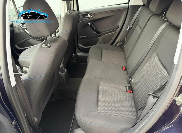 Peugeot 208 1.2 PureTech Blue Lease Allure WINTERSET/GOED-ONDERHOUDEN/NAVI