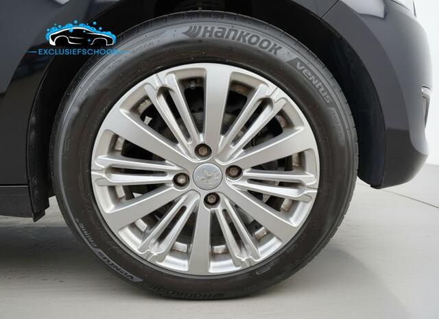 Peugeot 208 1.2 PureTech Blue Lease Allure WINTERSET/GOED-ONDERHOUDEN/NAVI