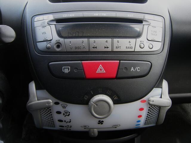 Toyota Aygo 1.0 VVT-i Comfort 5 Drs . Airco . Elec ramen . enz